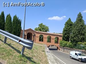 [P39] Via di San Luca » foto by Carmen Ion
 - 
<span class="allrVoted glyphicon glyphicon-heart hidden" id="av1539027"></span>
<a class="m-l-10 hidden" id="sv1539027" onclick="voting_Foto_DelVot(,1539027,3721)" role="button">șterge vot <span class="glyphicon glyphicon-remove"></span></a>
<a id="v91539027" class=" c-red"  onclick="voting_Foto_SetVot(1539027)" role="button"><span class="glyphicon glyphicon-heart-empty"></span> <b>LIKE</b> = Votează poza</a> <img class="hidden"  id="f1539027W9" src="/imagini/loader.gif" border="0" /><span class="AjErrMes hidden" id="e1539027ErM"></span>