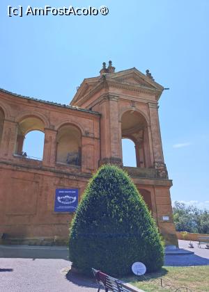[P49] Santuario della Madonna di San Luca » foto by Carmen Ion
 - 
<span class="allrVoted glyphicon glyphicon-heart hidden" id="av1539037"></span>
<a class="m-l-10 hidden" id="sv1539037" onclick="voting_Foto_DelVot(,1539037,3721)" role="button">șterge vot <span class="glyphicon glyphicon-remove"></span></a>
<a id="v91539037" class=" c-red"  onclick="voting_Foto_SetVot(1539037)" role="button"><span class="glyphicon glyphicon-heart-empty"></span> <b>LIKE</b> = Votează poza</a> <img class="hidden"  id="f1539037W9" src="/imagini/loader.gif" border="0" /><span class="AjErrMes hidden" id="e1539037ErM"></span>
