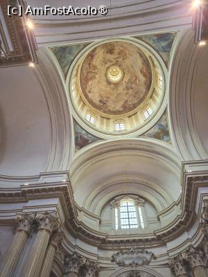 [P53] Santuario della Madonna di San Luca » foto by Carmen Ion
 - 
<span class="allrVoted glyphicon glyphicon-heart hidden" id="av1539041"></span>
<a class="m-l-10 hidden" id="sv1539041" onclick="voting_Foto_DelVot(,1539041,3721)" role="button">șterge vot <span class="glyphicon glyphicon-remove"></span></a>
<a id="v91539041" class=" c-red"  onclick="voting_Foto_SetVot(1539041)" role="button"><span class="glyphicon glyphicon-heart-empty"></span> <b>LIKE</b> = Votează poza</a> <img class="hidden"  id="f1539041W9" src="/imagini/loader.gif" border="0" /><span class="AjErrMes hidden" id="e1539041ErM"></span>
