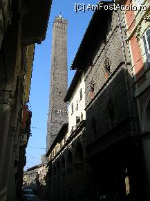 [P02] Bologna, Torre degli Asinelli » foto by corina75
 - 
<span class="allrVoted glyphicon glyphicon-heart hidden" id="av24539"></span>
<a class="m-l-10 hidden" id="sv24539" onclick="voting_Foto_DelVot(,24539,3721)" role="button">șterge vot <span class="glyphicon glyphicon-remove"></span></a>
<a id="v924539" class=" c-red"  onclick="voting_Foto_SetVot(24539)" role="button"><span class="glyphicon glyphicon-heart-empty"></span> <b>LIKE</b> = Votează poza</a> <img class="hidden"  id="f24539W9" src="/imagini/loader.gif" border="0" /><span class="AjErrMes hidden" id="e24539ErM"></span>