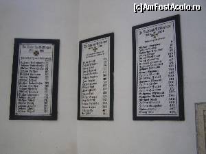 [P10] Biserica fortificata din Saschiz - placi commemorative cu numele localnicilor decedati in cel de-al Doilea Razboi Mondial » foto by RoF*
 - 
<span class="allrVoted glyphicon glyphicon-heart hidden" id="av517329"></span>
<a class="m-l-10 hidden" id="sv517329" onclick="voting_Foto_DelVot(,517329,3750)" role="button">șterge vot <span class="glyphicon glyphicon-remove"></span></a>
<a id="v9517329" class=" c-red"  onclick="voting_Foto_SetVot(517329)" role="button"><span class="glyphicon glyphicon-heart-empty"></span> <b>LIKE</b> = Votează poza</a> <img class="hidden"  id="f517329W9" src="/imagini/loader.gif" border="0" /><span class="AjErrMes hidden" id="e517329ErM"></span>