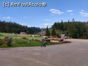 [P29] Hotel Iadolina - Stâna de Vale - prin curtea hotelului. » foto by creivean
 - 
<span class="allrVoted glyphicon glyphicon-heart hidden" id="av1306769"></span>
<a class="m-l-10 hidden" id="sv1306769" onclick="voting_Foto_DelVot(,1306769,3764)" role="button">șterge vot <span class="glyphicon glyphicon-remove"></span></a>
<a id="v91306769" class=" c-red"  onclick="voting_Foto_SetVot(1306769)" role="button"><span class="glyphicon glyphicon-heart-empty"></span> <b>LIKE</b> = Votează poza</a> <img class="hidden"  id="f1306769W9" src="/imagini/loader.gif" border="0" /><span class="AjErrMes hidden" id="e1306769ErM"></span>