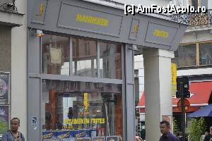 [P13] O alta 'minune' a belgienilor: frites. Se gasesc peste tot » foto by MCM
 - 
<span class="allrVoted glyphicon glyphicon-heart hidden" id="av385905"></span>
<a class="m-l-10 hidden" id="sv385905" onclick="voting_Foto_DelVot(,385905,3768)" role="button">șterge vot <span class="glyphicon glyphicon-remove"></span></a>
<a id="v9385905" class=" c-red"  onclick="voting_Foto_SetVot(385905)" role="button"><span class="glyphicon glyphicon-heart-empty"></span> <b>LIKE</b> = Votează poza</a> <img class="hidden"  id="f385905W9" src="/imagini/loader.gif" border="0" /><span class="AjErrMes hidden" id="e385905ErM"></span>