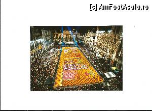 [P15] Acesta este motivul pentru care am ales vizitarea Bruxelles intre 15-20 august. Este un scan dupa o poza cumparata in Grand Place, scapand astfel de grija pe care o purtam celor 2 euro rataciti prin portofel :)  » foto by MCM
 - 
<span class="allrVoted glyphicon glyphicon-heart hidden" id="av385907"></span>
<a class="m-l-10 hidden" id="sv385907" onclick="voting_Foto_DelVot(,385907,3768)" role="button">șterge vot <span class="glyphicon glyphicon-remove"></span></a>
<a id="v9385907" class=" c-red"  onclick="voting_Foto_SetVot(385907)" role="button"><span class="glyphicon glyphicon-heart-empty"></span> <b>LIKE</b> = Votează poza</a> <img class="hidden"  id="f385907W9" src="/imagini/loader.gif" border="0" /><span class="AjErrMes hidden" id="e385907ErM"></span>