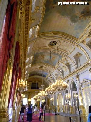 [P20] Palais Royale - Grande Salle - sala pentru receptii. Picturile de pe tavan, 4 la numar (reprezinta Zorii, Dimineata, Ziua si Amurgul) au fost inspirate de catre Louvre si Versailles.  » foto by MCM
 - 
<span class="allrVoted glyphicon glyphicon-heart hidden" id="av389912"></span>
<a class="m-l-10 hidden" id="sv389912" onclick="voting_Foto_DelVot(,389912,3768)" role="button">șterge vot <span class="glyphicon glyphicon-remove"></span></a>
<a id="v9389912" class=" c-red"  onclick="voting_Foto_SetVot(389912)" role="button"><span class="glyphicon glyphicon-heart-empty"></span> <b>LIKE</b> = Votează poza</a> <img class="hidden"  id="f389912W9" src="/imagini/loader.gif" border="0" /><span class="AjErrMes hidden" id="e389912ErM"></span>
