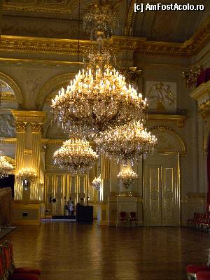[P24] Palais Rpyale - Salle de Trône - in care se gasesc basoreliefuri de Rodin si un minunat parchet.  » foto by MCM
 - 
<span class="allrVoted glyphicon glyphicon-heart hidden" id="av389916"></span>
<a class="m-l-10 hidden" id="sv389916" onclick="voting_Foto_DelVot(,389916,3768)" role="button">șterge vot <span class="glyphicon glyphicon-remove"></span></a>
<a id="v9389916" class=" c-red"  onclick="voting_Foto_SetVot(389916)" role="button"><span class="glyphicon glyphicon-heart-empty"></span> <b>LIKE</b> = Votează poza</a> <img class="hidden"  id="f389916W9" src="/imagini/loader.gif" border="0" /><span class="AjErrMes hidden" id="e389916ErM"></span>
