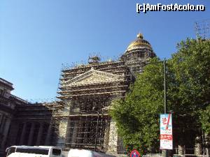 [P10] Palais de Justice cu cupola sa aurie, vizibilă din multe puncte ale oraşului.  » foto by Carmen Ion
 - 
<span class="allrVoted glyphicon glyphicon-heart hidden" id="av664503"></span>
<a class="m-l-10 hidden" id="sv664503" onclick="voting_Foto_DelVot(,664503,3768)" role="button">șterge vot <span class="glyphicon glyphicon-remove"></span></a>
<a id="v9664503" class=" c-red"  onclick="voting_Foto_SetVot(664503)" role="button"><span class="glyphicon glyphicon-heart-empty"></span> <b>LIKE</b> = Votează poza</a> <img class="hidden"  id="f664503W9" src="/imagini/loader.gif" border="0" /><span class="AjErrMes hidden" id="e664503ErM"></span>