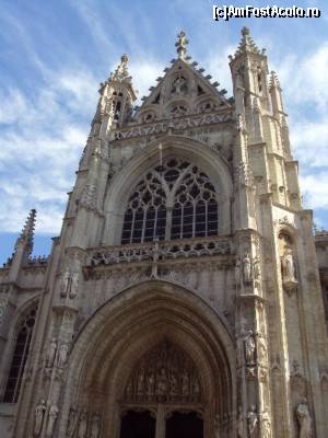 [P28] Intrarea impunătoare în Eglise Notre-Dame du Sablon.  » foto by Carmen Ion
 - 
<span class="allrVoted glyphicon glyphicon-heart hidden" id="av664527"></span>
<a class="m-l-10 hidden" id="sv664527" onclick="voting_Foto_DelVot(,664527,3768)" role="button">șterge vot <span class="glyphicon glyphicon-remove"></span></a>
<a id="v9664527" class=" c-red"  onclick="voting_Foto_SetVot(664527)" role="button"><span class="glyphicon glyphicon-heart-empty"></span> <b>LIKE</b> = Votează poza</a> <img class="hidden"  id="f664527W9" src="/imagini/loader.gif" border="0" /><span class="AjErrMes hidden" id="e664527ErM"></span>