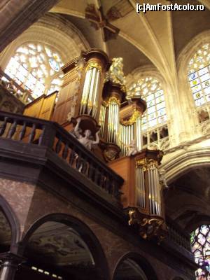 [P33] Eglise Notre-Dame du Sablon - orga din sex. XVIII.  » foto by Carmen Ion
 - 
<span class="allrVoted glyphicon glyphicon-heart hidden" id="av664534"></span>
<a class="m-l-10 hidden" id="sv664534" onclick="voting_Foto_DelVot(,664534,3768)" role="button">șterge vot <span class="glyphicon glyphicon-remove"></span></a>
<a id="v9664534" class=" c-red"  onclick="voting_Foto_SetVot(664534)" role="button"><span class="glyphicon glyphicon-heart-empty"></span> <b>LIKE</b> = Votează poza</a> <img class="hidden"  id="f664534W9" src="/imagini/loader.gif" border="0" /><span class="AjErrMes hidden" id="e664534ErM"></span>