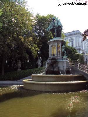 [P38] Fântâna conţilor Edgmont şi Horne din Place du Petit Sablon.  » foto by Carmen Ion
 - 
<span class="allrVoted glyphicon glyphicon-heart hidden" id="av664544"></span>
<a class="m-l-10 hidden" id="sv664544" onclick="voting_Foto_DelVot(,664544,3768)" role="button">șterge vot <span class="glyphicon glyphicon-remove"></span></a>
<a id="v9664544" class=" c-red"  onclick="voting_Foto_SetVot(664544)" role="button"><span class="glyphicon glyphicon-heart-empty"></span> <b>LIKE</b> = Votează poza</a> <img class="hidden"  id="f664544W9" src="/imagini/loader.gif" border="0" /><span class="AjErrMes hidden" id="e664544ErM"></span>