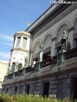 [P44] O latură bogat decorată cu sculpturi a Muzeului de Arte Frumoase.  » foto by Carmen Ion
 - 
<span class="allrVoted glyphicon glyphicon-heart hidden" id="av664550"></span>
<a class="m-l-10 hidden" id="sv664550" onclick="voting_Foto_DelVot(,664550,3768)" role="button">șterge vot <span class="glyphicon glyphicon-remove"></span></a>
<a id="v9664550" class=" c-red"  onclick="voting_Foto_SetVot(664550)" role="button"><span class="glyphicon glyphicon-heart-empty"></span> <b>LIKE</b> = Votează poza</a> <img class="hidden"  id="f664550W9" src="/imagini/loader.gif" border="0" /><span class="AjErrMes hidden" id="e664550ErM"></span>