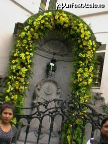 [P19] Asa era imbracat Manneken-Pis in ziua in care l-am vizitat.  » foto by rora
 - 
<span class="allrVoted glyphicon glyphicon-heart hidden" id="av376101"></span>
<a class="m-l-10 hidden" id="sv376101" onclick="voting_Foto_DelVot(,376101,3768)" role="button">șterge vot <span class="glyphicon glyphicon-remove"></span></a>
<a id="v9376101" class=" c-red"  onclick="voting_Foto_SetVot(376101)" role="button"><span class="glyphicon glyphicon-heart-empty"></span> <b>LIKE</b> = Votează poza</a> <img class="hidden"  id="f376101W9" src="/imagini/loader.gif" border="0" /><span class="AjErrMes hidden" id="e376101ErM"></span>