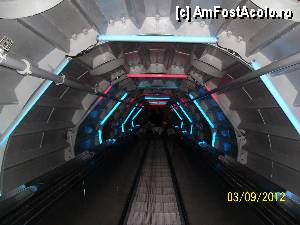 [P31] Tunelul pe care se coboara de la sfera de sus la alta. Culorile oscileaza si par ca devanseaza si accelereaza coborarea.  » foto by rora
 - 
<span class="allrVoted glyphicon glyphicon-heart hidden" id="av376641"></span>
<a class="m-l-10 hidden" id="sv376641" onclick="voting_Foto_DelVot(,376641,3768)" role="button">șterge vot <span class="glyphicon glyphicon-remove"></span></a>
<a id="v9376641" class=" c-red"  onclick="voting_Foto_SetVot(376641)" role="button"><span class="glyphicon glyphicon-heart-empty"></span> <b>LIKE</b> = Votează poza</a> <img class="hidden"  id="f376641W9" src="/imagini/loader.gif" border="0" /><span class="AjErrMes hidden" id="e376641ErM"></span>