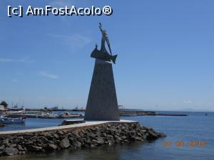 [P19] Nessebar - orașul vechi. Monumentul din port.  » foto by iulianic
 - 
<span class="allrVoted glyphicon glyphicon-heart hidden" id="av974471"></span>
<a class="m-l-10 hidden" id="sv974471" onclick="voting_Foto_DelVot(,974471,3774)" role="button">șterge vot <span class="glyphicon glyphicon-remove"></span></a>
<a id="v9974471" class=" c-red"  onclick="voting_Foto_SetVot(974471)" role="button"><span class="glyphicon glyphicon-heart-empty"></span> <b>LIKE</b> = Votează poza</a> <img class="hidden"  id="f974471W9" src="/imagini/loader.gif" border="0" /><span class="AjErrMes hidden" id="e974471ErM"></span>