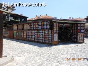 [P42] Nessebar - orașul vechi. Oferta.  » foto by iulianic
 - 
<span class="allrVoted glyphicon glyphicon-heart hidden" id="av974507"></span>
<a class="m-l-10 hidden" id="sv974507" onclick="voting_Foto_DelVot(,974507,3774)" role="button">șterge vot <span class="glyphicon glyphicon-remove"></span></a>
<a id="v9974507" class=" c-red"  onclick="voting_Foto_SetVot(974507)" role="button"><span class="glyphicon glyphicon-heart-empty"></span> <b>LIKE</b> = Votează poza</a> <img class="hidden"  id="f974507W9" src="/imagini/loader.gif" border="0" /><span class="AjErrMes hidden" id="e974507ErM"></span>