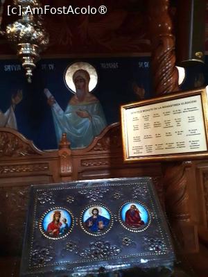 [P10] Manastirea Vlădiceni,părticele din moaştele Sf Ioan şi Sf. Mina » foto by Michi
 - 
<span class="allrVoted glyphicon glyphicon-heart hidden" id="av1411906"></span>
<a class="m-l-10 hidden" id="sv1411906" onclick="voting_Foto_DelVot(,1411906,3780)" role="button">șterge vot <span class="glyphicon glyphicon-remove"></span></a>
<a id="v91411906" class=" c-red"  onclick="voting_Foto_SetVot(1411906)" role="button"><span class="glyphicon glyphicon-heart-empty"></span> <b>LIKE</b> = Votează poza</a> <img class="hidden"  id="f1411906W9" src="/imagini/loader.gif" border="0" /><span class="AjErrMes hidden" id="e1411906ErM"></span>