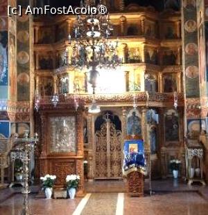 [P12] Manastirea Vlădiceni, interior biserică » foto by Michi
 - 
<span class="allrVoted glyphicon glyphicon-heart hidden" id="av1411908"></span>
<a class="m-l-10 hidden" id="sv1411908" onclick="voting_Foto_DelVot(,1411908,3780)" role="button">șterge vot <span class="glyphicon glyphicon-remove"></span></a>
<a id="v91411908" class=" c-red"  onclick="voting_Foto_SetVot(1411908)" role="button"><span class="glyphicon glyphicon-heart-empty"></span> <b>LIKE</b> = Votează poza</a> <img class="hidden"  id="f1411908W9" src="/imagini/loader.gif" border="0" /><span class="AjErrMes hidden" id="e1411908ErM"></span>