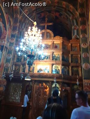 [P17] Manastirea Vlădiceni, interior biserică, Sf. Evanghelist Ioan » foto by Michi
 - 
<span class="allrVoted glyphicon glyphicon-heart hidden" id="av1411913"></span>
<a class="m-l-10 hidden" id="sv1411913" onclick="voting_Foto_DelVot(,1411913,3780)" role="button">șterge vot <span class="glyphicon glyphicon-remove"></span></a>
<a id="v91411913" class=" c-red"  onclick="voting_Foto_SetVot(1411913)" role="button"><span class="glyphicon glyphicon-heart-empty"></span> <b>LIKE</b> = Votează poza</a> <img class="hidden"  id="f1411913W9" src="/imagini/loader.gif" border="0" /><span class="AjErrMes hidden" id="e1411913ErM"></span>