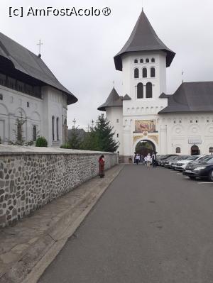 [P23] Manastirea Had&acirc;mbu, turnul clopotniţa » foto by Michi
 - 
<span class="allrVoted glyphicon glyphicon-heart hidden" id="av1411919"></span>
<a class="m-l-10 hidden" id="sv1411919" onclick="voting_Foto_DelVot(,1411919,3780)" role="button">șterge vot <span class="glyphicon glyphicon-remove"></span></a>
<a id="v91411919" class=" c-red"  onclick="voting_Foto_SetVot(1411919)" role="button"><span class="glyphicon glyphicon-heart-empty"></span> <b>LIKE</b> = Votează poza</a> <img class="hidden"  id="f1411919W9" src="/imagini/loader.gif" border="0" /><span class="AjErrMes hidden" id="e1411919ErM"></span>