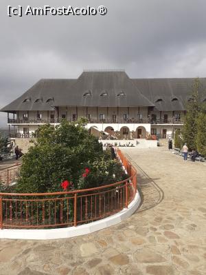 [P29] Manăstirea Had&acirc;mbu, arhondaric cu 500 locuri cazare » foto by Michi
 - 
<span class="allrVoted glyphicon glyphicon-heart hidden" id="av1411925"></span>
<a class="m-l-10 hidden" id="sv1411925" onclick="voting_Foto_DelVot(,1411925,3780)" role="button">șterge vot <span class="glyphicon glyphicon-remove"></span></a>
<a id="v91411925" class=" c-red"  onclick="voting_Foto_SetVot(1411925)" role="button"><span class="glyphicon glyphicon-heart-empty"></span> <b>LIKE</b> = Votează poza</a> <img class="hidden"  id="f1411925W9" src="/imagini/loader.gif" border="0" /><span class="AjErrMes hidden" id="e1411925ErM"></span>