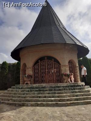 [P31] Manăstirea Had&acirc;mbu, aghiazmetarul » foto by Michi
 - 
<span class="allrVoted glyphicon glyphicon-heart hidden" id="av1411927"></span>
<a class="m-l-10 hidden" id="sv1411927" onclick="voting_Foto_DelVot(,1411927,3780)" role="button">șterge vot <span class="glyphicon glyphicon-remove"></span></a>
<a id="v91411927" class=" c-red"  onclick="voting_Foto_SetVot(1411927)" role="button"><span class="glyphicon glyphicon-heart-empty"></span> <b>LIKE</b> = Votează poza</a> <img class="hidden"  id="f1411927W9" src="/imagini/loader.gif" border="0" /><span class="AjErrMes hidden" id="e1411927ErM"></span>