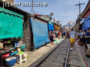 [P29] Railway Market Mae Klong; totul e strâns și pregătit pentru trecerea trenului » foto by crismis
 - 
<span class="allrVoted glyphicon glyphicon-heart hidden" id="av1359181"></span>
<a class="m-l-10 hidden" id="sv1359181" onclick="voting_Foto_DelVot(,1359181,3802)" role="button">șterge vot <span class="glyphicon glyphicon-remove"></span></a>
<a id="v91359181" class=" c-red"  onclick="voting_Foto_SetVot(1359181)" role="button"><span class="glyphicon glyphicon-heart-empty"></span> <b>LIKE</b> = Votează poza</a> <img class="hidden"  id="f1359181W9" src="/imagini/loader.gif" border="0" /><span class="AjErrMes hidden" id="e1359181ErM"></span>