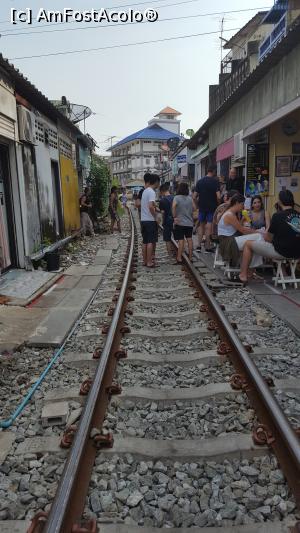 [P02] Mae Khlong Market= Piata ferata » foto by r-Uca
 - 
<span class="allrVoted glyphicon glyphicon-heart hidden" id="av934875"></span>
<a class="m-l-10 hidden" id="sv934875" onclick="voting_Foto_DelVot(,934875,3802)" role="button">șterge vot <span class="glyphicon glyphicon-remove"></span></a>
<a id="v9934875" class=" c-red"  onclick="voting_Foto_SetVot(934875)" role="button"><span class="glyphicon glyphicon-heart-empty"></span> <b>LIKE</b> = Votează poza</a> <img class="hidden"  id="f934875W9" src="/imagini/loader.gif" border="0" /><span class="AjErrMes hidden" id="e934875ErM"></span>