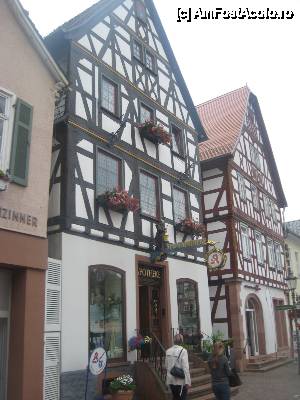 [P12] Farmacia orasului » foto by dorgo
 - 
<span class="allrVoted glyphicon glyphicon-heart hidden" id="av442443"></span>
<a class="m-l-10 hidden" id="sv442443" onclick="voting_Foto_DelVot(,442443,3827)" role="button">șterge vot <span class="glyphicon glyphicon-remove"></span></a>
<a id="v9442443" class=" c-red"  onclick="voting_Foto_SetVot(442443)" role="button"><span class="glyphicon glyphicon-heart-empty"></span> <b>LIKE</b> = Votează poza</a> <img class="hidden"  id="f442443W9" src="/imagini/loader.gif" border="0" /><span class="AjErrMes hidden" id="e442443ErM"></span>