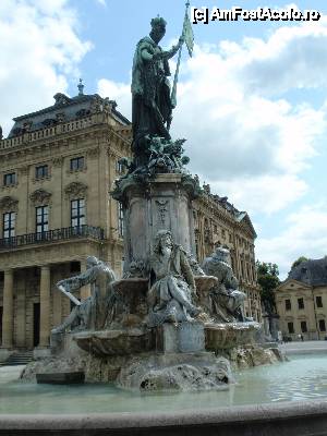 [P21] Fantana Franconia din fata Wurzburger Residenz » foto by ciprian.dima
 - 
<span class="allrVoted glyphicon glyphicon-heart hidden" id="av437228"></span>
<a class="m-l-10 hidden" id="sv437228" onclick="voting_Foto_DelVot(,437228,3830)" role="button">șterge vot <span class="glyphicon glyphicon-remove"></span></a>
<a id="v9437228" class=" c-red"  onclick="voting_Foto_SetVot(437228)" role="button"><span class="glyphicon glyphicon-heart-empty"></span> <b>LIKE</b> = Votează poza</a> <img class="hidden"  id="f437228W9" src="/imagini/loader.gif" border="0" /><span class="AjErrMes hidden" id="e437228ErM"></span>