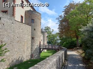 [P08] Fortăreața Marienberg, zidurile care inconjoară curtea interioara » foto by Mika
 - 
<span class="allrVoted glyphicon glyphicon-heart hidden" id="av1257191"></span>
<a class="m-l-10 hidden" id="sv1257191" onclick="voting_Foto_DelVot(,1257191,3830)" role="button">șterge vot <span class="glyphicon glyphicon-remove"></span></a>
<a id="v91257191" class=" c-red"  onclick="voting_Foto_SetVot(1257191)" role="button"><span class="glyphicon glyphicon-heart-empty"></span> <b>LIKE</b> = Votează poza</a> <img class="hidden"  id="f1257191W9" src="/imagini/loader.gif" border="0" /><span class="AjErrMes hidden" id="e1257191ErM"></span>