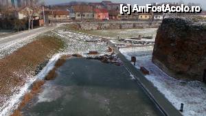 [P10] Cetatea Oradea - vedere spre parc, de deasupra porții de Est (observați apa înghețată din 'șanț' - din fericire, cea originală era termală și n-ar fi înghețat) » foto by Dragoș_MD
 - 
<span class="allrVoted glyphicon glyphicon-heart hidden" id="av397705"></span>
<a class="m-l-10 hidden" id="sv397705" onclick="voting_Foto_DelVot(,397705,3848)" role="button">șterge vot <span class="glyphicon glyphicon-remove"></span></a>
<a id="v9397705" class=" c-red"  onclick="voting_Foto_SetVot(397705)" role="button"><span class="glyphicon glyphicon-heart-empty"></span> <b>LIKE</b> = Votează poza</a> <img class="hidden"  id="f397705W9" src="/imagini/loader.gif" border="0" /><span class="AjErrMes hidden" id="e397705ErM"></span>