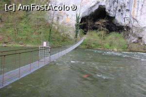 [P35] Munții Pădurea Craiului, Peștera Unguru Mare văzută de la casa de bilete, se vede poarta închisă ce duce spre ea » foto by mprofeanu
 - 
<span class="allrVoted glyphicon glyphicon-heart hidden" id="av1066277"></span>
<a class="m-l-10 hidden" id="sv1066277" onclick="voting_Foto_DelVot(,1066277,3850)" role="button">șterge vot <span class="glyphicon glyphicon-remove"></span></a>
<a id="v91066277" class=" c-red"  onclick="voting_Foto_SetVot(1066277)" role="button"><span class="glyphicon glyphicon-heart-empty"></span> <b>LIKE</b> = Votează poza</a> <img class="hidden"  id="f1066277W9" src="/imagini/loader.gif" border="0" /><span class="AjErrMes hidden" id="e1066277ErM"></span>