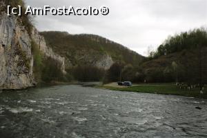 [P37] Munții Pădurea Craiului, Peștera Unguru Mare, Crișul Repede, Turiștii erau la rafting, mașinile se odihneau » foto by mprofeanu
 - 
<span class="allrVoted glyphicon glyphicon-heart hidden" id="av1066279"></span>
<a class="m-l-10 hidden" id="sv1066279" onclick="voting_Foto_DelVot(,1066279,3850)" role="button">șterge vot <span class="glyphicon glyphicon-remove"></span></a>
<a id="v91066279" class=" c-red"  onclick="voting_Foto_SetVot(1066279)" role="button"><span class="glyphicon glyphicon-heart-empty"></span> <b>LIKE</b> = Votează poza</a> <img class="hidden"  id="f1066279W9" src="/imagini/loader.gif" border="0" /><span class="AjErrMes hidden" id="e1066279ErM"></span>