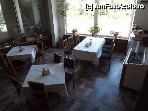 [P13] Din nou la Tulcea - restaurantul Select » foto by Dragoș_MD
 - 
<span class="allrVoted glyphicon glyphicon-heart hidden" id="av515660"></span>
<a class="m-l-10 hidden" id="sv515660" onclick="voting_Foto_DelVot(,515660,3854)" role="button">șterge vot <span class="glyphicon glyphicon-remove"></span></a>
<a id="v9515660" class=" c-red"  onclick="voting_Foto_SetVot(515660)" role="button"><span class="glyphicon glyphicon-heart-empty"></span> <b>LIKE</b> = Votează poza</a> <img class="hidden"  id="f515660W9" src="/imagini/loader.gif" border="0" /><span class="AjErrMes hidden" id="e515660ErM"></span>