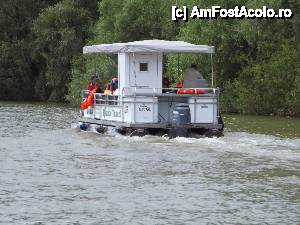 [P25] Din nou la Tulcea - am pornit spre Deltă. Catamaran identic cu cel ce ne plimba și pe noi.  » foto by Dragoș_MD
 - 
<span class="allrVoted glyphicon glyphicon-heart hidden" id="av515677"></span>
<a class="m-l-10 hidden" id="sv515677" onclick="voting_Foto_DelVot(,515677,3854)" role="button">șterge vot <span class="glyphicon glyphicon-remove"></span></a>
<a id="v9515677" class=" c-red"  onclick="voting_Foto_SetVot(515677)" role="button"><span class="glyphicon glyphicon-heart-empty"></span> <b>LIKE</b> = Votează poza</a> <img class="hidden"  id="f515677W9" src="/imagini/loader.gif" border="0" /><span class="AjErrMes hidden" id="e515677ErM"></span>