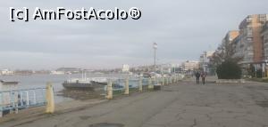 [P13] Portul de agrement și faleza în ianuarie. Mizeria care se vede în apă era în preajma fiecărui ponton aproape. » foto by Aurici
 - 
<span class="allrVoted glyphicon glyphicon-heart hidden" id="av1234423"></span>
<a class="m-l-10 hidden" id="sv1234423" onclick="voting_Foto_DelVot(,1234423,3854)" role="button">șterge vot <span class="glyphicon glyphicon-remove"></span></a>
<a id="v91234423" class=" c-red"  onclick="voting_Foto_SetVot(1234423)" role="button"><span class="glyphicon glyphicon-heart-empty"></span> <b>LIKE</b> = Votează poza</a> <img class="hidden"  id="f1234423W9" src="/imagini/loader.gif" border="0" /><span class="AjErrMes hidden" id="e1234423ErM"></span>