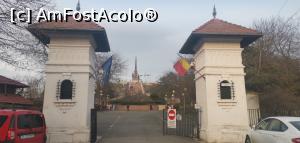 [P14] Intrare pe Dealul Monumentului unde sunt <strong>Muzeul de Istorie si Arheologie, Monumentul Independenței și Cetatea Antică Aegyssus.</strong> » foto by Aurici
 - 
<span class="allrVoted glyphicon glyphicon-heart hidden" id="av1234424"></span>
<a class="m-l-10 hidden" id="sv1234424" onclick="voting_Foto_DelVot(,1234424,3854)" role="button">șterge vot <span class="glyphicon glyphicon-remove"></span></a>
<a id="v91234424" class=" c-red"  onclick="voting_Foto_SetVot(1234424)" role="button"><span class="glyphicon glyphicon-heart-empty"></span> <b>LIKE</b> = Votează poza</a> <img class="hidden"  id="f1234424W9" src="/imagini/loader.gif" border="0" /><span class="AjErrMes hidden" id="e1234424ErM"></span>