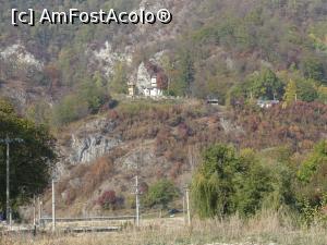 [P13] Schitul „Păpușa” văzut de lângă podul peste râul Bistrița.  » foto by tata123 🔱
 - 
<span class="allrVoted glyphicon glyphicon-heart hidden" id="av1143643"></span>
<a class="m-l-10 hidden" id="sv1143643" onclick="voting_Foto_DelVot(,1143643,3860)" role="button">șterge vot <span class="glyphicon glyphicon-remove"></span></a>
<a id="v91143643" class=" c-red"  onclick="voting_Foto_SetVot(1143643)" role="button"><span class="glyphicon glyphicon-heart-empty"></span> <b>LIKE</b> = Votează poza</a> <img class="hidden"  id="f1143643W9" src="/imagini/loader.gif" border="0" /><span class="AjErrMes hidden" id="e1143643ErM"></span>