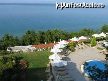 [P01] Vedere din balconul camerei. Piscina mica e cea pentru copii. La piscina asta si la cea de langa ea au acces doar cei cazati la 'De Luxe' » foto by andi13
 - 
<span class="allrVoted glyphicon glyphicon-heart hidden" id="av53304"></span>
<a class="m-l-10 hidden" id="sv53304" onclick="voting_Foto_DelVot(,53304,3882)" role="button">șterge vot <span class="glyphicon glyphicon-remove"></span></a>
<a id="v953304" class=" c-red"  onclick="voting_Foto_SetVot(53304)" role="button"><span class="glyphicon glyphicon-heart-empty"></span> <b>LIKE</b> = Votează poza</a> <img class="hidden"  id="f53304W9" src="/imagini/loader.gif" border="0" /><span class="AjErrMes hidden" id="e53304ErM"></span>