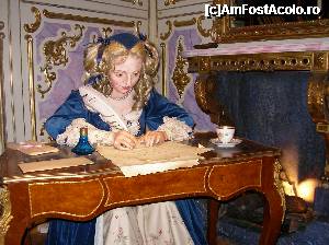 [P14] Strasbourg - Muzeul ”Secretele Ciocolatei” - Frumoasa Marchiza de Sevigné scriind scrisori despre ciocolată.  » foto by doina_c24
 - 
<span class="allrVoted glyphicon glyphicon-heart hidden" id="av401825"></span>
<a class="m-l-10 hidden" id="sv401825" onclick="voting_Foto_DelVot(,401825,3883)" role="button">șterge vot <span class="glyphicon glyphicon-remove"></span></a>
<a id="v9401825" class=" c-red"  onclick="voting_Foto_SetVot(401825)" role="button"><span class="glyphicon glyphicon-heart-empty"></span> <b>LIKE</b> = Votează poza</a> <img class="hidden"  id="f401825W9" src="/imagini/loader.gif" border="0" /><span class="AjErrMes hidden" id="e401825ErM"></span>