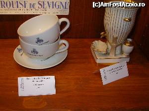 [P19] Strasbourg - Muzeul ”Secretele Ciocolatei” - servicii de porțelan folosite la servirea ciocolatei calde.  » foto by doina_c24
 - 
<span class="allrVoted glyphicon glyphicon-heart hidden" id="av401830"></span>
<a class="m-l-10 hidden" id="sv401830" onclick="voting_Foto_DelVot(,401830,3883)" role="button">șterge vot <span class="glyphicon glyphicon-remove"></span></a>
<a id="v9401830" class=" c-red"  onclick="voting_Foto_SetVot(401830)" role="button"><span class="glyphicon glyphicon-heart-empty"></span> <b>LIKE</b> = Votează poza</a> <img class="hidden"  id="f401830W9" src="/imagini/loader.gif" border="0" /><span class="AjErrMes hidden" id="e401830ErM"></span>