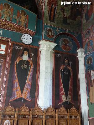 [P14] Pe peretele opus altarului sunt pictati S. s. Bartolomeu I, Mitropolitul IPS Daniel (patriarhul de astazi) si Prea Fericitul Parinte Teoctist (patriarhul de atunci)  » foto by Dan&Ema
 - 
<span class="allrVoted glyphicon glyphicon-heart hidden" id="av548720"></span>
<a class="m-l-10 hidden" id="sv548720" onclick="voting_Foto_DelVot(,548720,3916)" role="button">șterge vot <span class="glyphicon glyphicon-remove"></span></a>
<a id="v9548720" class=" c-red"  onclick="voting_Foto_SetVot(548720)" role="button"><span class="glyphicon glyphicon-heart-empty"></span> <b>LIKE</b> = Votează poza</a> <img class="hidden"  id="f548720W9" src="/imagini/loader.gif" border="0" /><span class="AjErrMes hidden" id="e548720ErM"></span>