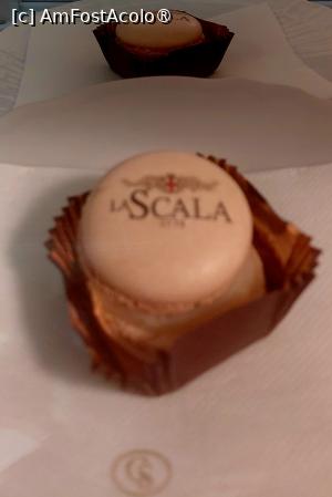 [P11] Aceste prăjiturele personalizate erau disponibile la Teatrul Scala înainte de spectacol » foto by mnn
 - 
<span class="allrVoted glyphicon glyphicon-heart hidden" id="av1539731"></span>
<a class="m-l-10 hidden" id="sv1539731" onclick="voting_Foto_DelVot(,1539731,3925)" role="button">șterge vot <span class="glyphicon glyphicon-remove"></span></a>
<a id="v91539731" class=" c-red"  onclick="voting_Foto_SetVot(1539731)" role="button"><span class="glyphicon glyphicon-heart-empty"></span> <b>LIKE</b> = Votează poza</a> <img class="hidden"  id="f1539731W9" src="/imagini/loader.gif" border="0" /><span class="AjErrMes hidden" id="e1539731ErM"></span>