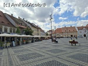 [P07] Piața Mare » foto by Carmen Ion
 - 
<span class="allrVoted glyphicon glyphicon-heart hidden" id="av1513584"></span>
<a class="m-l-10 hidden" id="sv1513584" onclick="voting_Foto_DelVot(,1513584,3936)" role="button">șterge vot <span class="glyphicon glyphicon-remove"></span></a>
<a id="v91513584" class=" c-red"  onclick="voting_Foto_SetVot(1513584)" role="button"><span class="glyphicon glyphicon-heart-empty"></span> <b>LIKE</b> = Votează poza</a> <img class="hidden"  id="f1513584W9" src="/imagini/loader.gif" border="0" /><span class="AjErrMes hidden" id="e1513584ErM"></span>