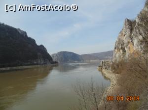 [P06] Dunarea in apropiere de Dubova » foto by Denisa13
 - 
<span class="allrVoted glyphicon glyphicon-heart hidden" id="av959401"></span>
<a class="m-l-10 hidden" id="sv959401" onclick="voting_Foto_DelVot(,959401,3939)" role="button">șterge vot <span class="glyphicon glyphicon-remove"></span></a>
<a id="v9959401" class=" c-red"  onclick="voting_Foto_SetVot(959401)" role="button"><span class="glyphicon glyphicon-heart-empty"></span> <b>LIKE</b> = Votează poza</a> <img class="hidden"  id="f959401W9" src="/imagini/loader.gif" border="0" /><span class="AjErrMes hidden" id="e959401ErM"></span>