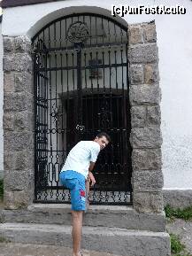 [P08] Poarta bisericii de langa Lacul Sf.Ana » foto by ghemonica
 - 
<span class="allrVoted glyphicon glyphicon-heart hidden" id="av237606"></span>
<a class="m-l-10 hidden" id="sv237606" onclick="voting_Foto_DelVot(,237606,3998)" role="button">șterge vot <span class="glyphicon glyphicon-remove"></span></a>
<a id="v9237606" class=" c-red"  onclick="voting_Foto_SetVot(237606)" role="button"><span class="glyphicon glyphicon-heart-empty"></span> <b>LIKE</b> = Votează poza</a> <img class="hidden"  id="f237606W9" src="/imagini/loader.gif" border="0" /><span class="AjErrMes hidden" id="e237606ErM"></span>