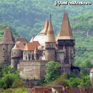 [P45] Castelul huniazilor (preluare net)  » foto by Michi
 - 
<span class="allrVoted glyphicon glyphicon-heart hidden" id="av699111"></span>
<a class="m-l-10 hidden" id="sv699111" onclick="voting_Foto_DelVot(,699111,4000)" role="button">șterge vot <span class="glyphicon glyphicon-remove"></span></a>
<a id="v9699111" class=" c-red"  onclick="voting_Foto_SetVot(699111)" role="button"><span class="glyphicon glyphicon-heart-empty"></span> <b>LIKE</b> = Votează poza</a> <img class="hidden"  id="f699111W9" src="/imagini/loader.gif" border="0" /><span class="AjErrMes hidden" id="e699111ErM"></span>
