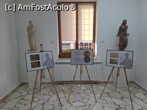 [P23] Constanța, Muzeul de Sculptură Ion Jalea, parter se văd panourile cu expoziția de fotografii » foto by mprofeanu
 - 
<span class="allrVoted glyphicon glyphicon-heart hidden" id="av1509444"></span>
<a class="m-l-10 hidden" id="sv1509444" onclick="voting_Foto_DelVot(,1509444,4001)" role="button">șterge vot <span class="glyphicon glyphicon-remove"></span></a>
<a id="v91509444" class=" c-red"  onclick="voting_Foto_SetVot(1509444)" role="button"><span class="glyphicon glyphicon-heart-empty"></span> <b>LIKE</b> = Votează poza</a> <img class="hidden"  id="f1509444W9" src="/imagini/loader.gif" border="0" /><span class="AjErrMes hidden" id="e1509444ErM"></span>
