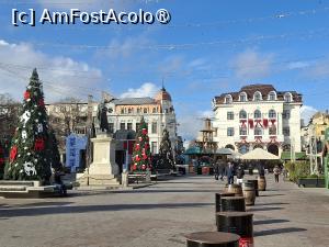 [P03] Constanța, Piața Ovidiu, Târgul de Crăciun vegheat de Statuia lui Ovidiu » foto by mprofeanu
 - 
<span class="allrVoted glyphicon glyphicon-heart hidden" id="av1509424"></span>
<a class="m-l-10 hidden" id="sv1509424" onclick="voting_Foto_DelVot(,1509424,4001)" role="button">șterge vot <span class="glyphicon glyphicon-remove"></span></a>
<a id="v91509424" class=" c-red"  onclick="voting_Foto_SetVot(1509424)" role="button"><span class="glyphicon glyphicon-heart-empty"></span> <b>LIKE</b> = Votează poza</a> <img class="hidden"  id="f1509424W9" src="/imagini/loader.gif" border="0" /><span class="AjErrMes hidden" id="e1509424ErM"></span>
