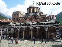 [P06] Biserica manastirii,in interiorul acesteia fotografiatul este interzis » foto by david
 - 
<span class="allrVoted glyphicon glyphicon-heart hidden" id="av172747"></span>
<a class="m-l-10 hidden" id="sv172747" onclick="voting_Foto_DelVot(,172747,4002)" role="button">șterge vot <span class="glyphicon glyphicon-remove"></span></a>
<a id="v9172747" class=" c-red"  onclick="voting_Foto_SetVot(172747)" role="button"><span class="glyphicon glyphicon-heart-empty"></span> <b>LIKE</b> = Votează poza</a> <img class="hidden"  id="f172747W9" src="/imagini/loader.gif" border="0" /><span class="AjErrMes hidden" id="e172747ErM"></span>